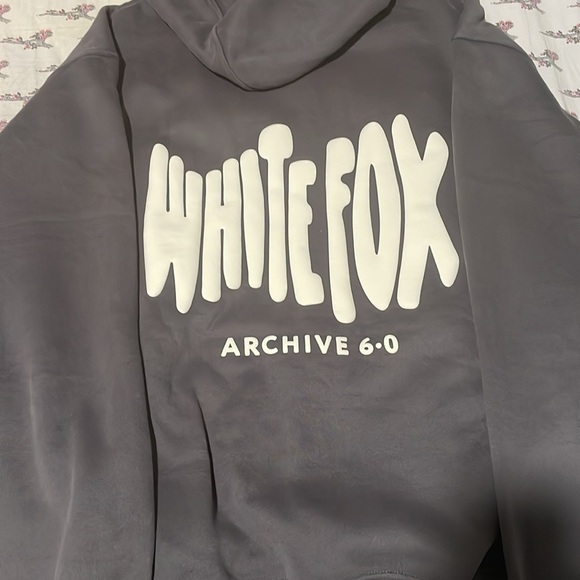 White fox hoodie it is brand new with tag on it and very comfortable and cute - Picture 8 of 13